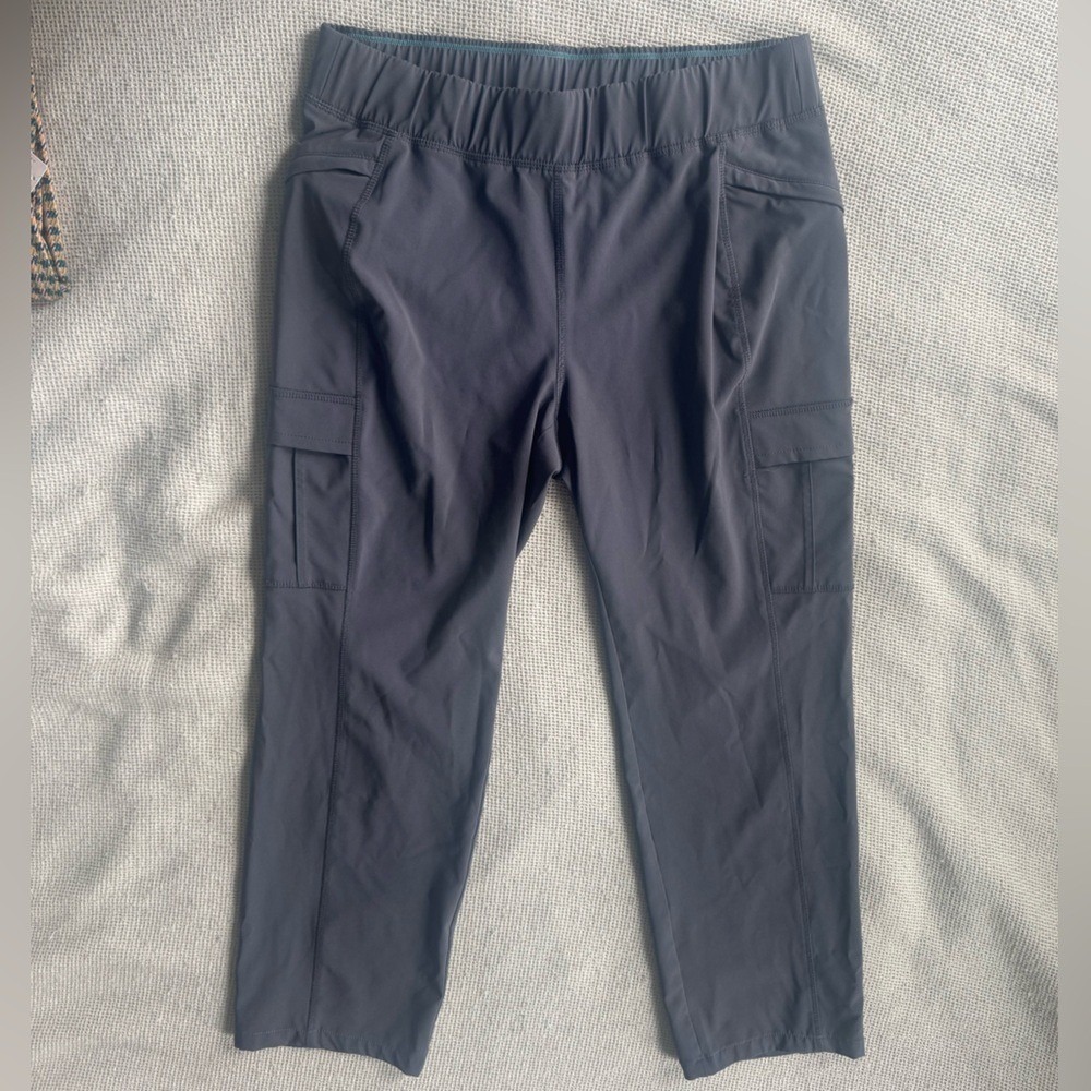 Eddie Bauer Womens Cargo Capris Pants Size 10 Gray Elastic Waist Pockets - Picture 2 of 5